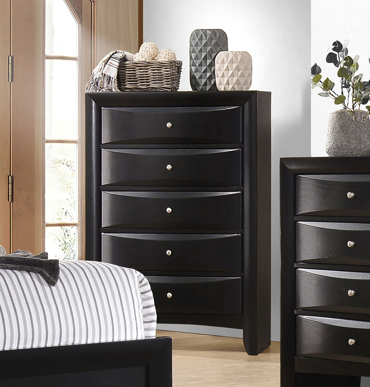 Briana Chests