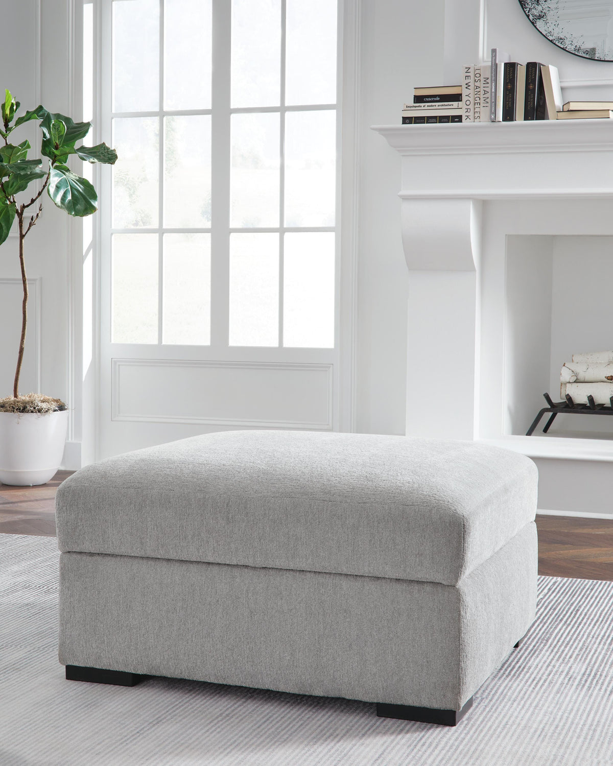 Gabyleigh Ottomans