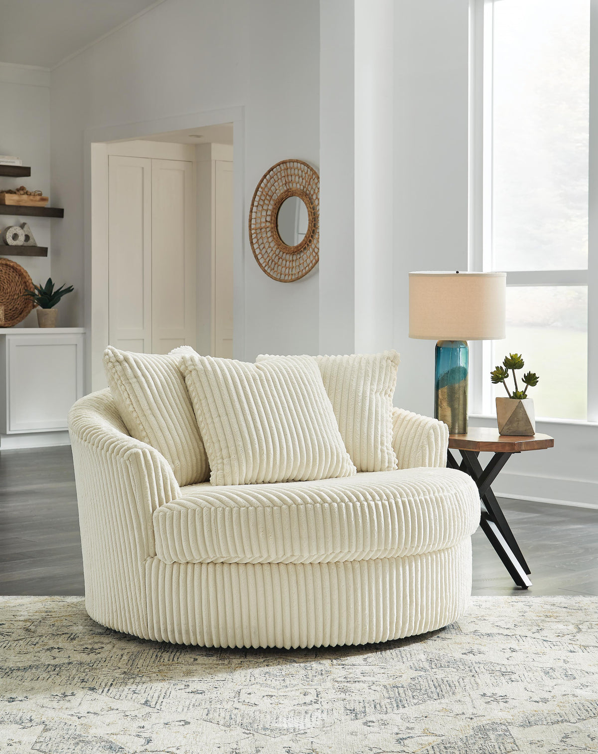 Lindyn Accent Chairs