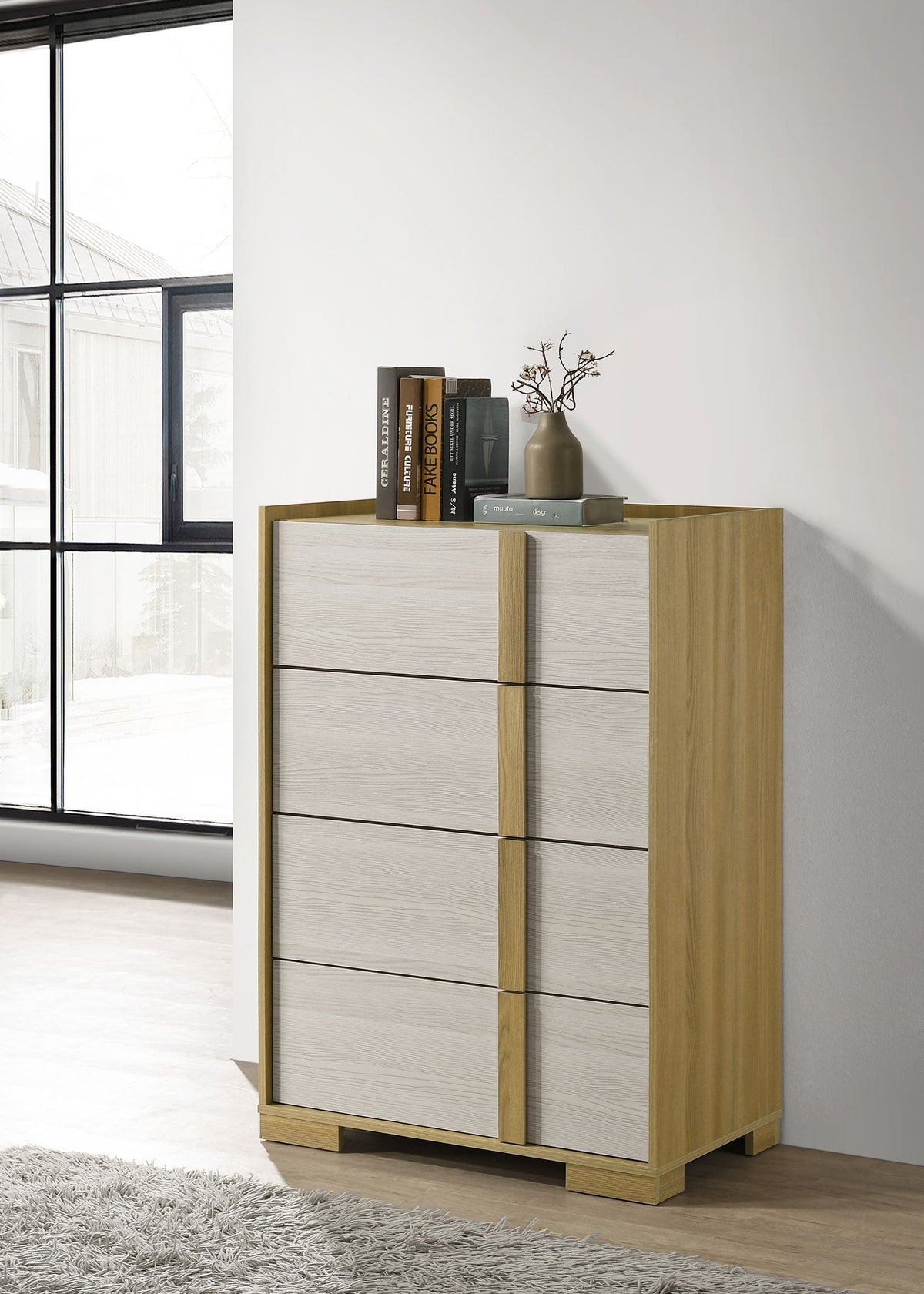 Hyland Chests
