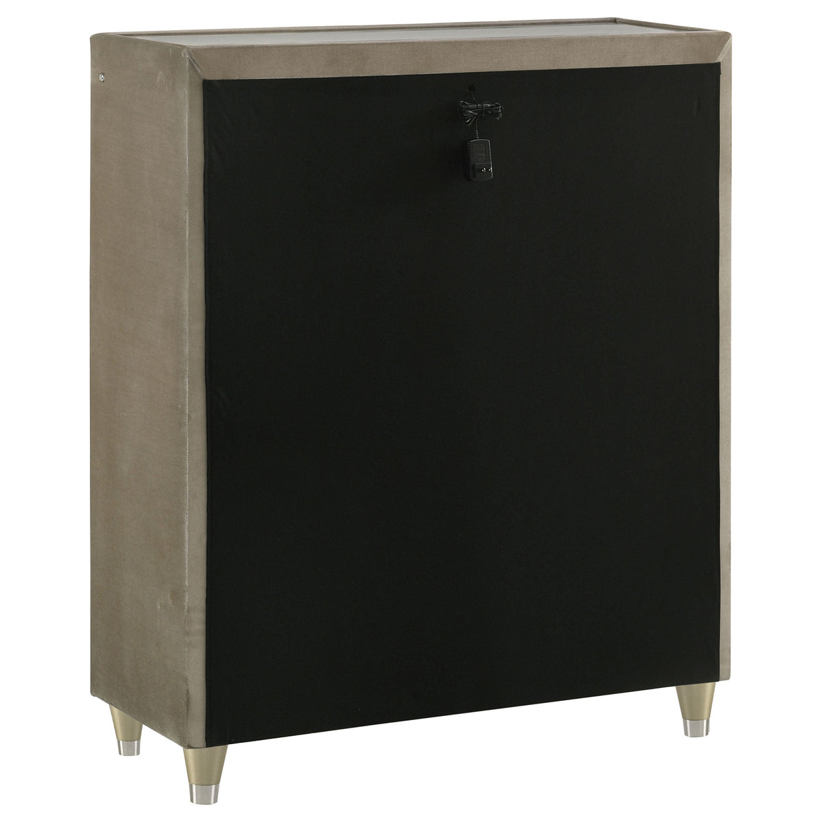 Lorient Chests