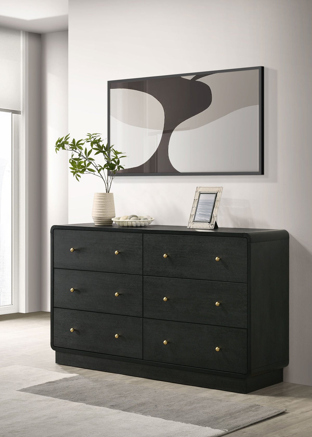 Cavelle Dressers