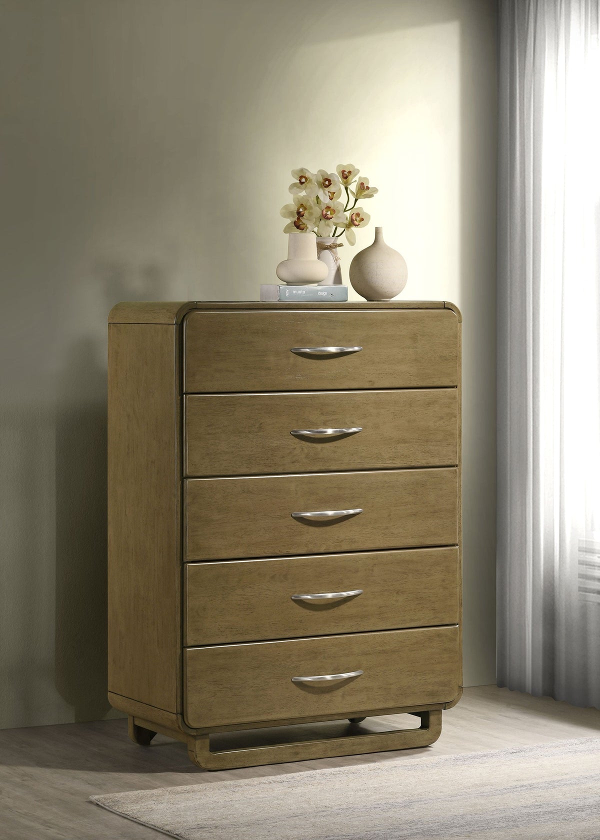 Amsbury Chests