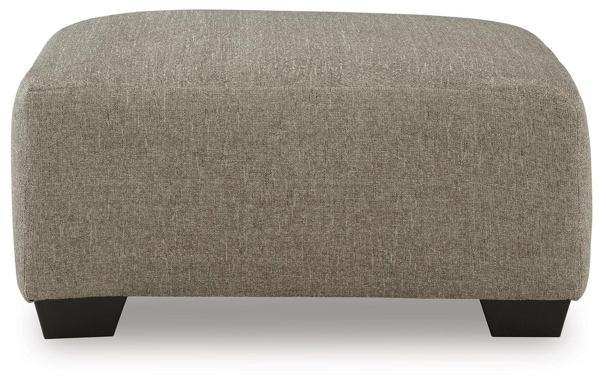 Newellen Ottomans