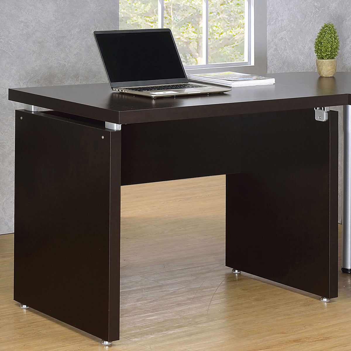 Skylar Desks