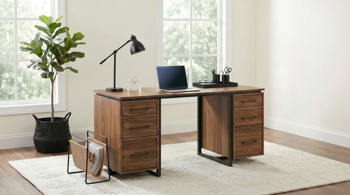 Berhalter Desks