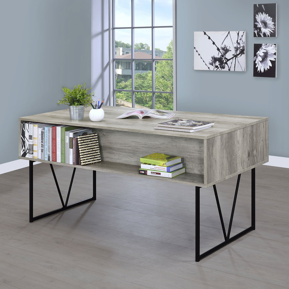 Analiese Desks