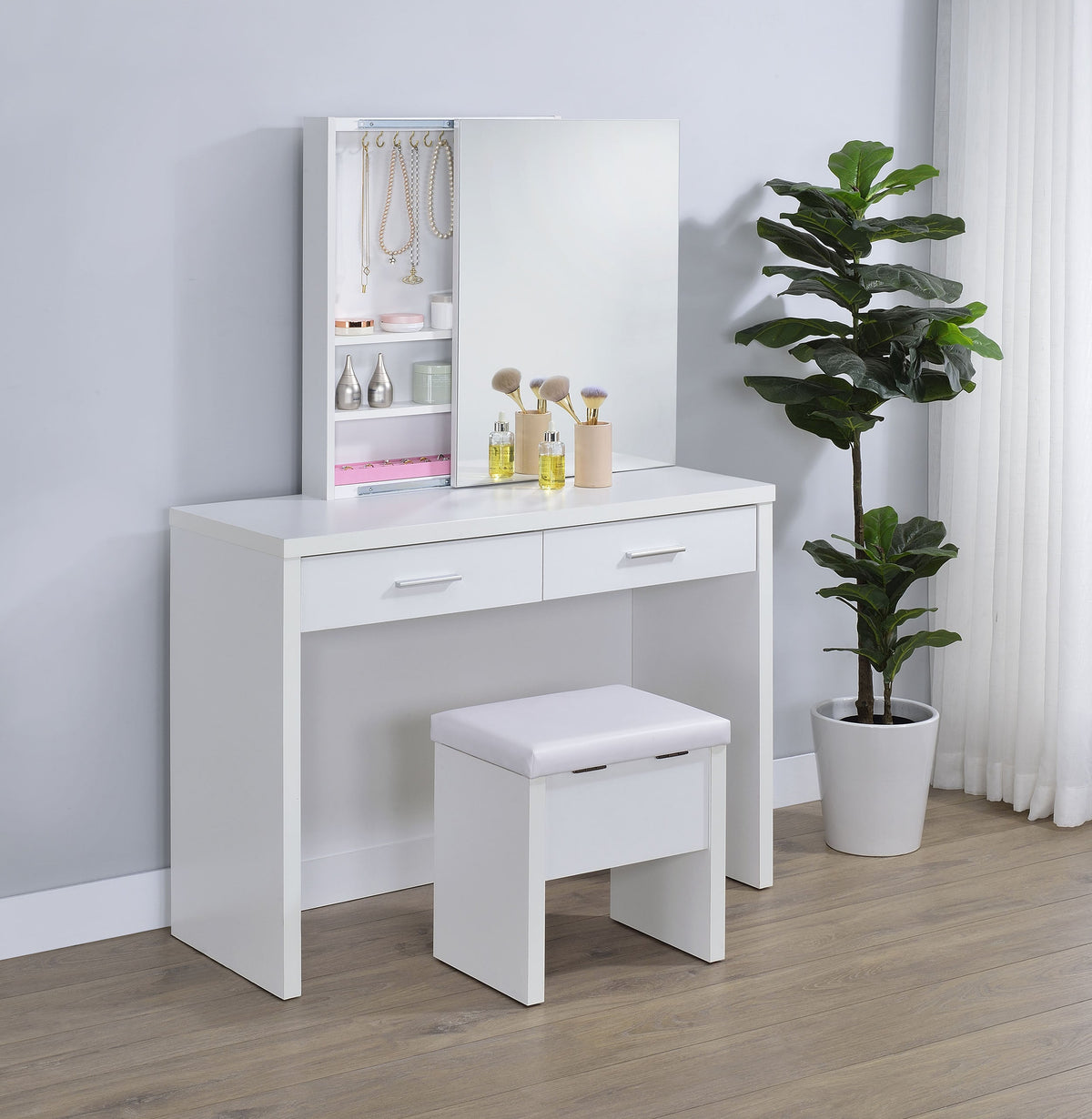 Bunbury Makeup Vanity Sets