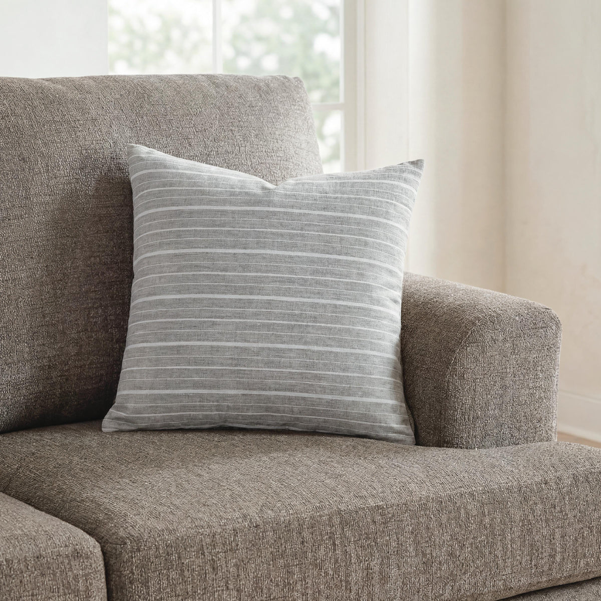 Vernthrone Accent Pillows