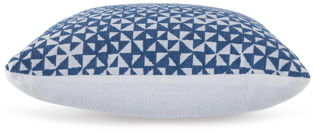Jaycott Accent Pillows