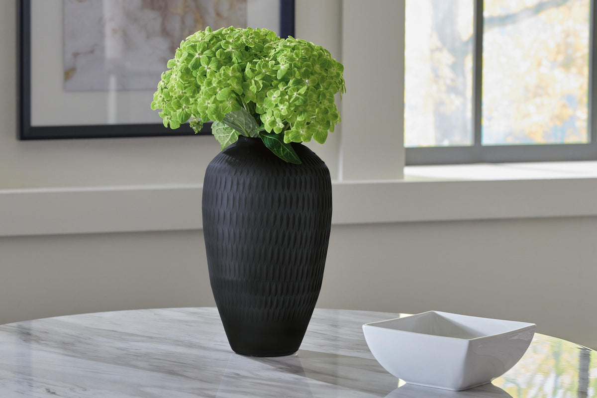 Etney Vases