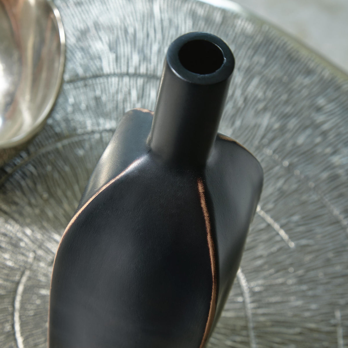 Rhaveney Vases