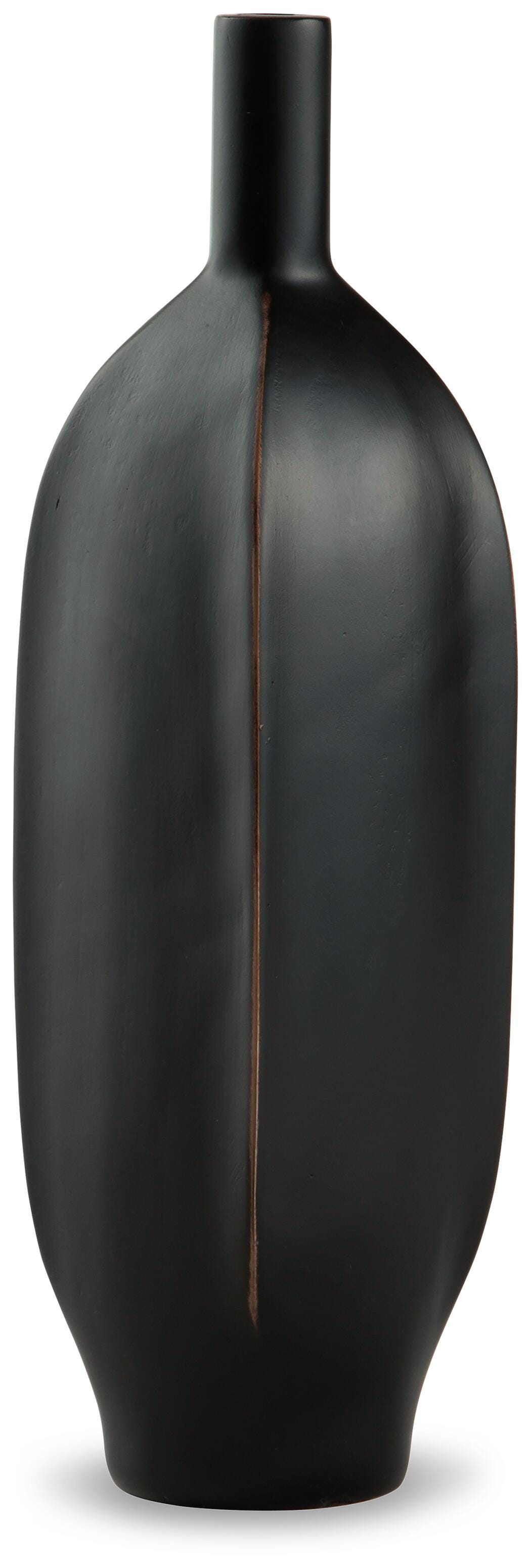 Rhaveney Vases