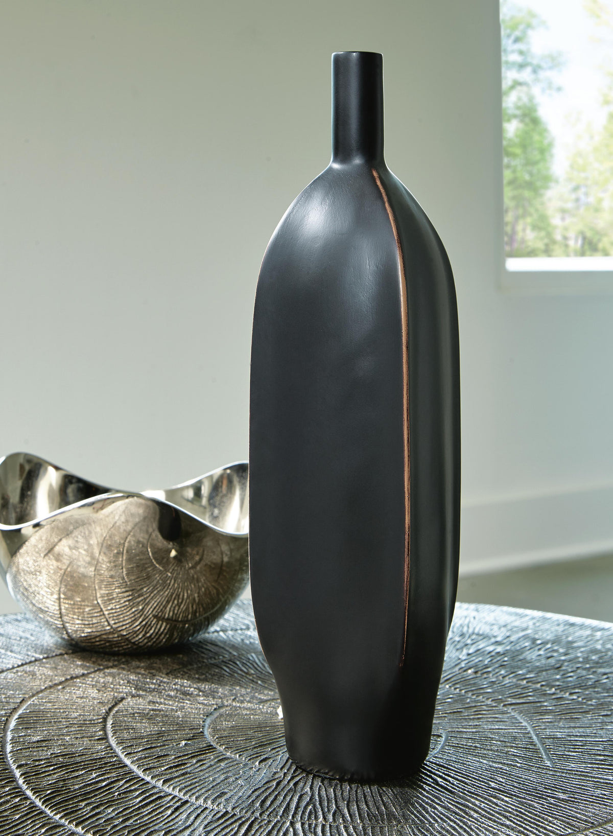 Rhaveney Vases