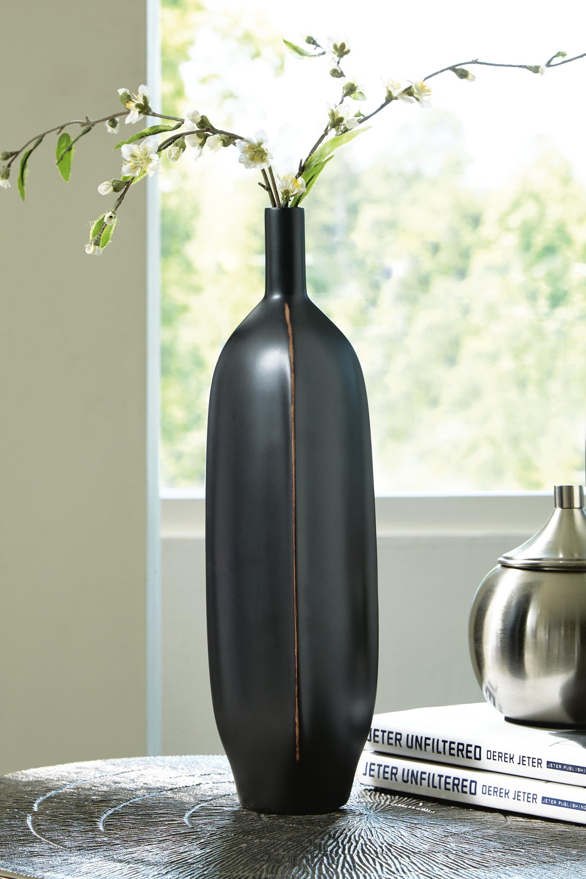 Rhaveney Vases