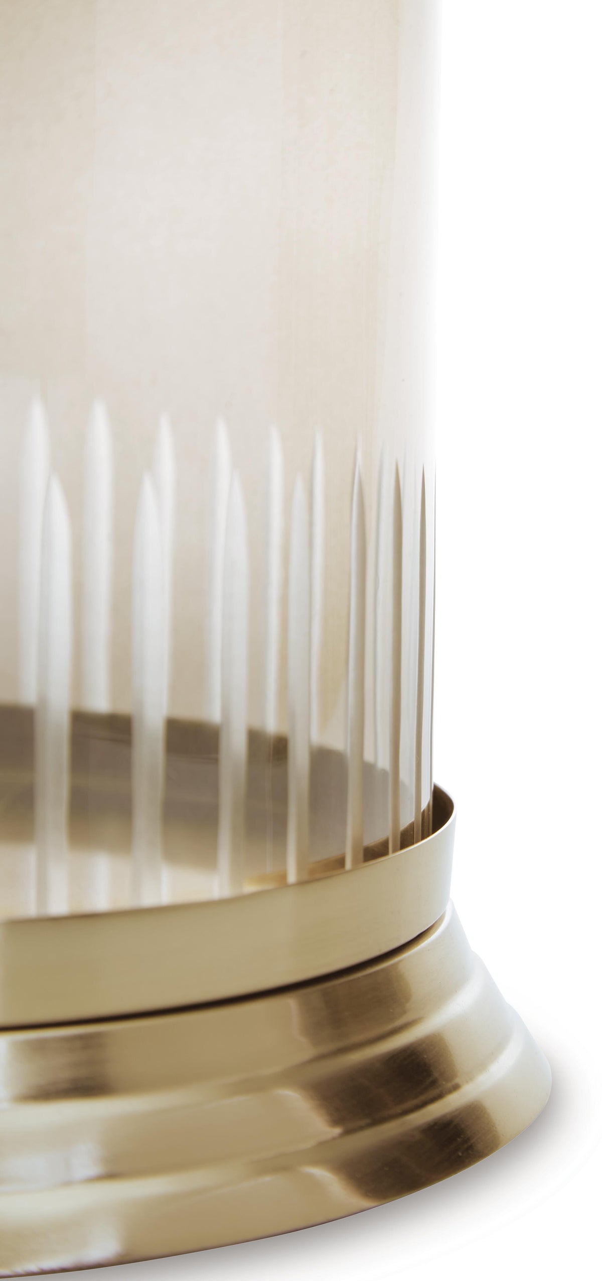 Aavinson Candles & Candle Holders