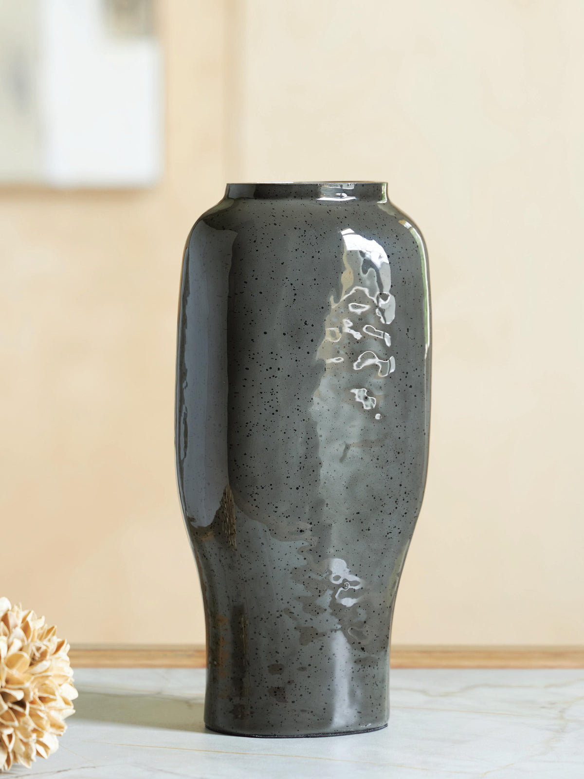 Kierlain Vases