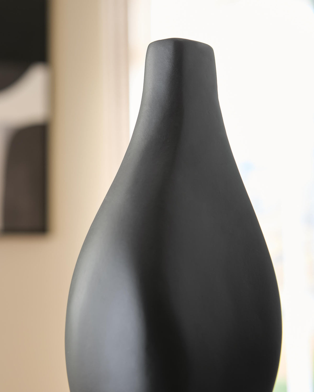 Judsen Vases
