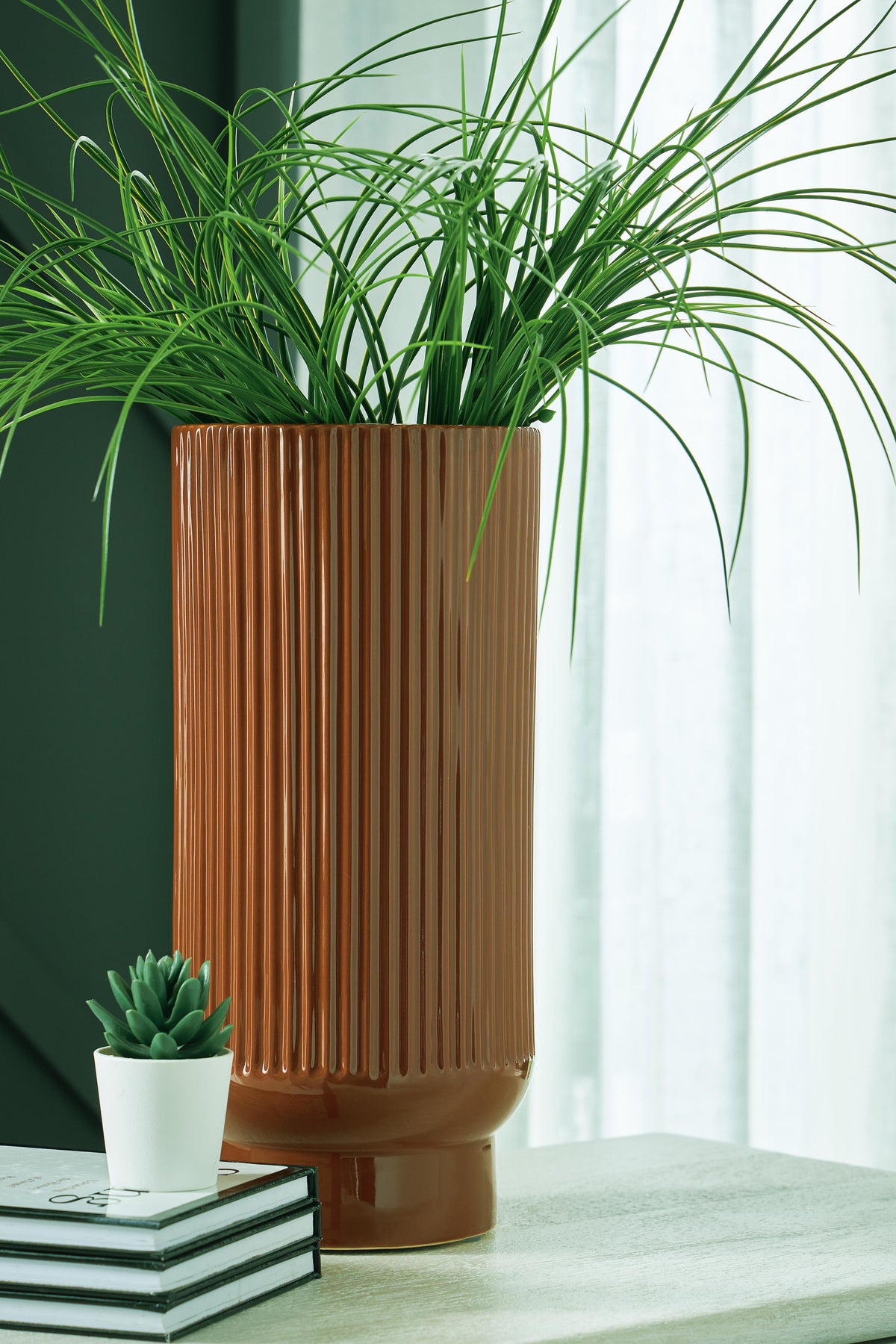 Avalyah Vases
