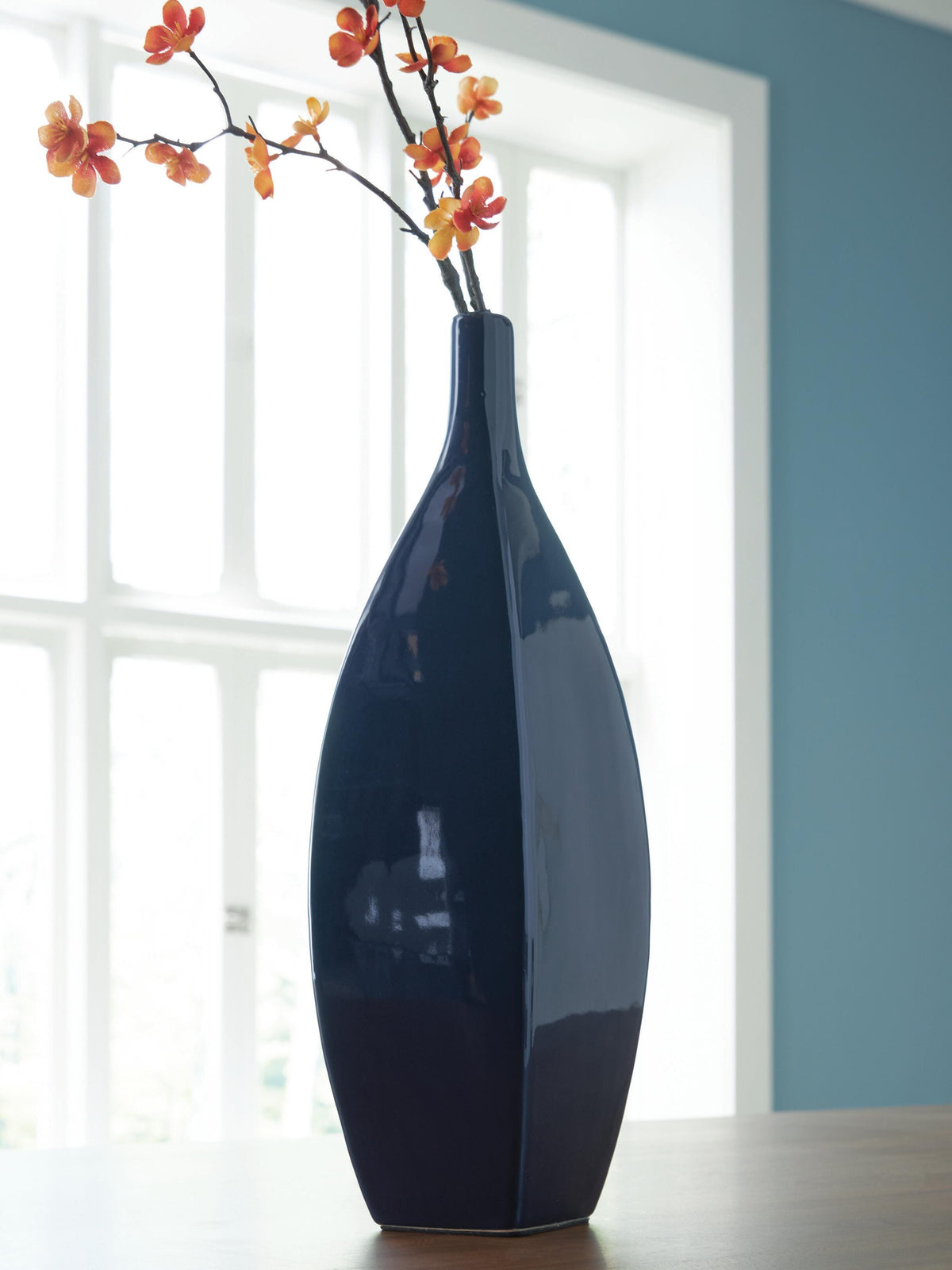 Abtinson Vases
