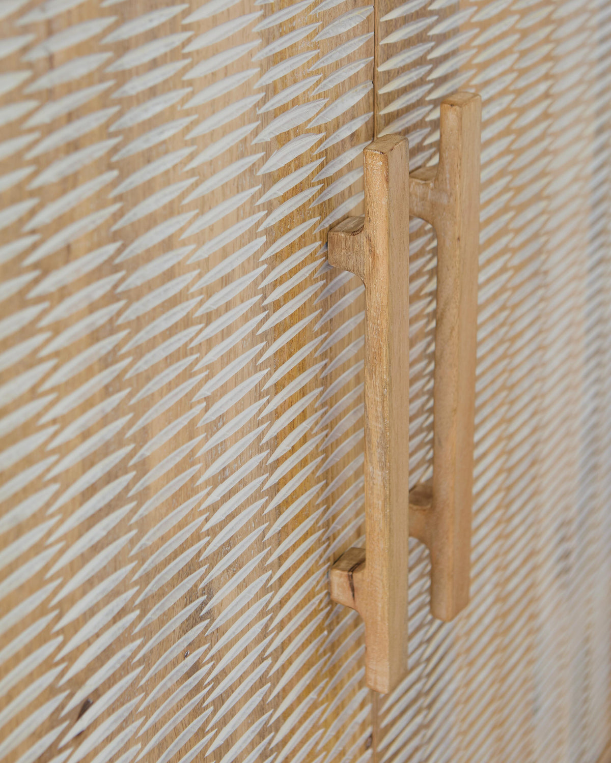 Dallinbury Accent Cabinets