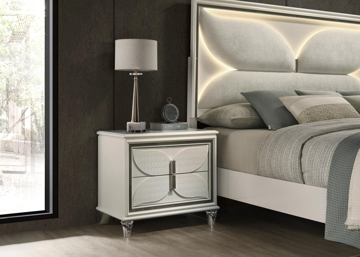 Mysterious Gold Bedroom Collection with Bench