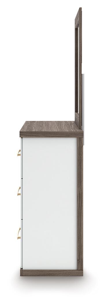 Kendanport Dresser with Mirrors
