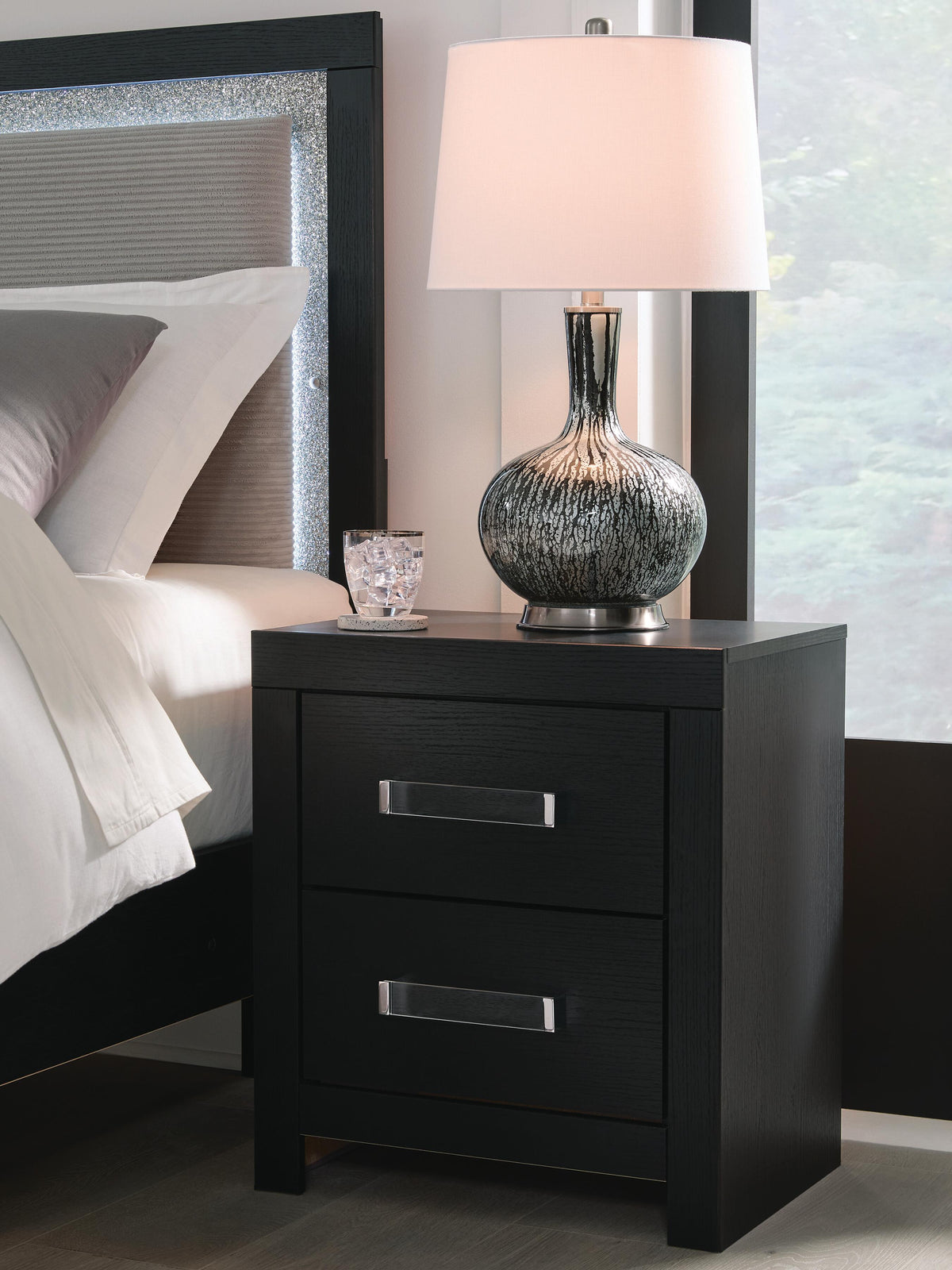 Maeling Nightstands