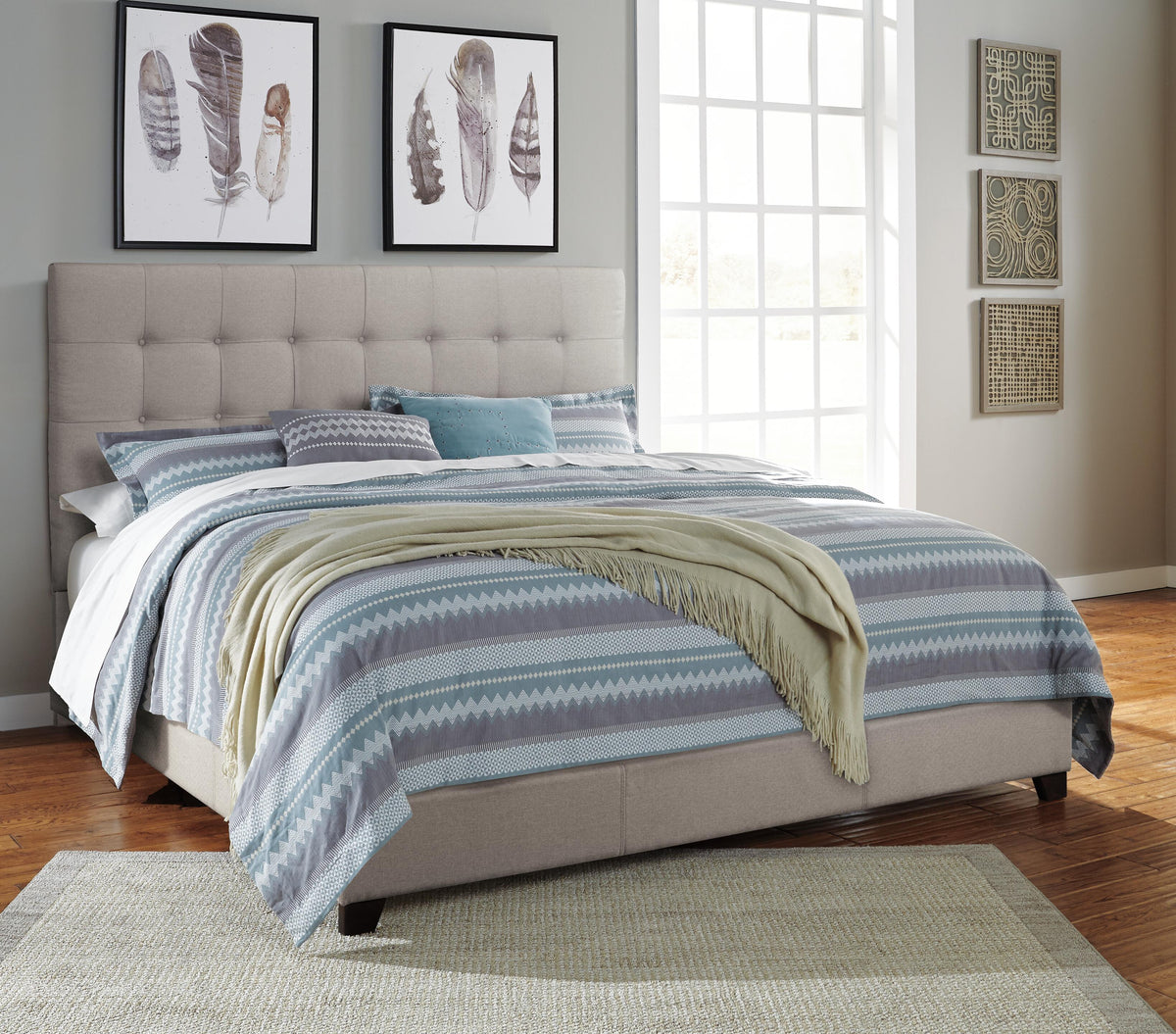 Dolante Bed by Ashley - image 3
