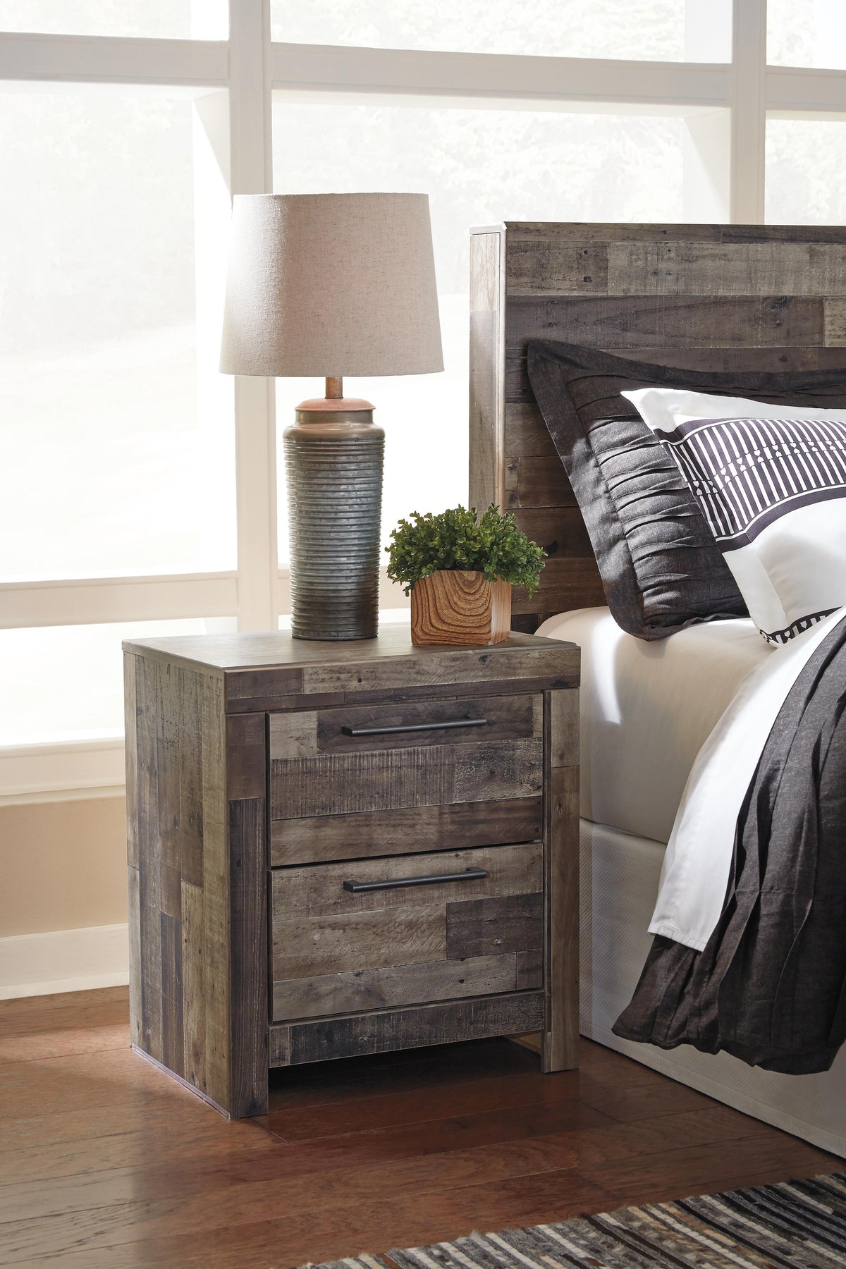 Derekson Nightstands