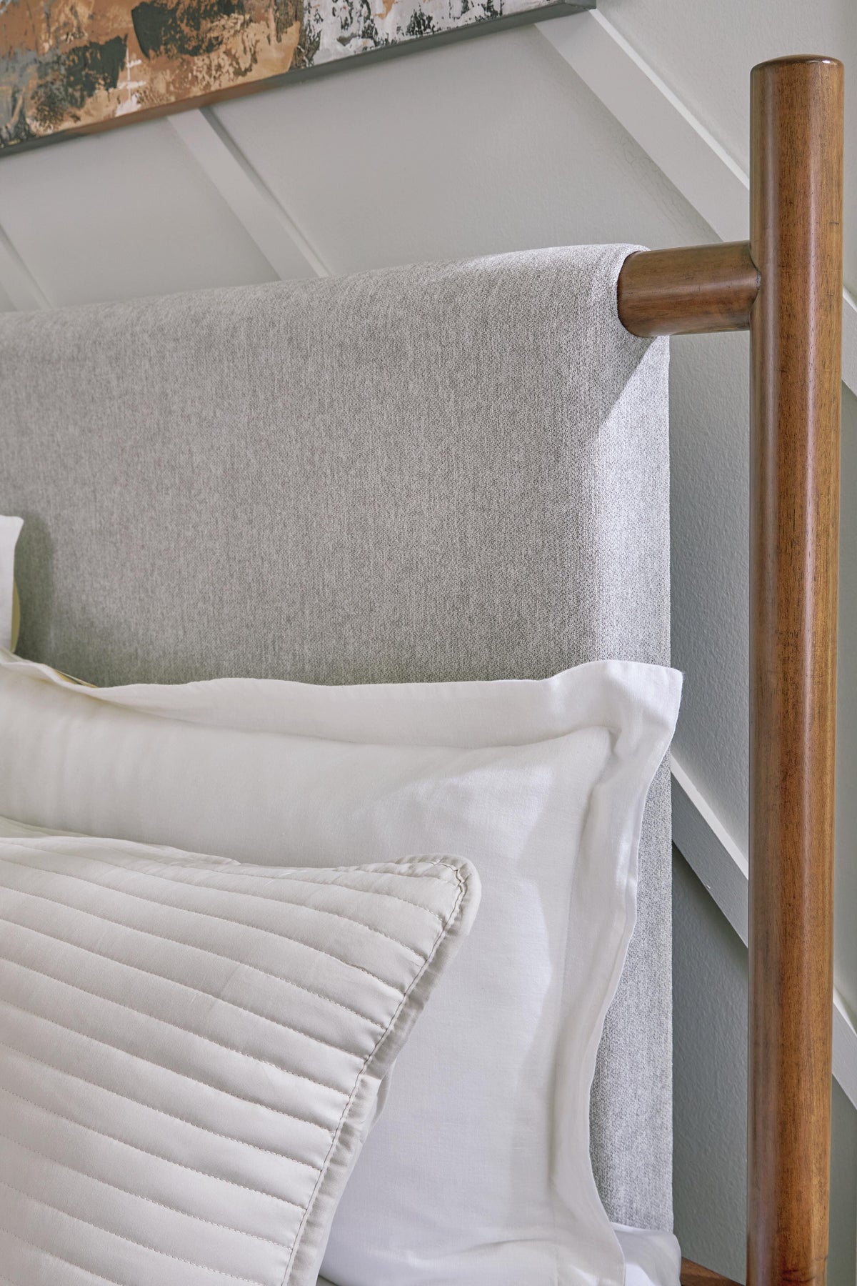 Lyncott Bedroom Sets
