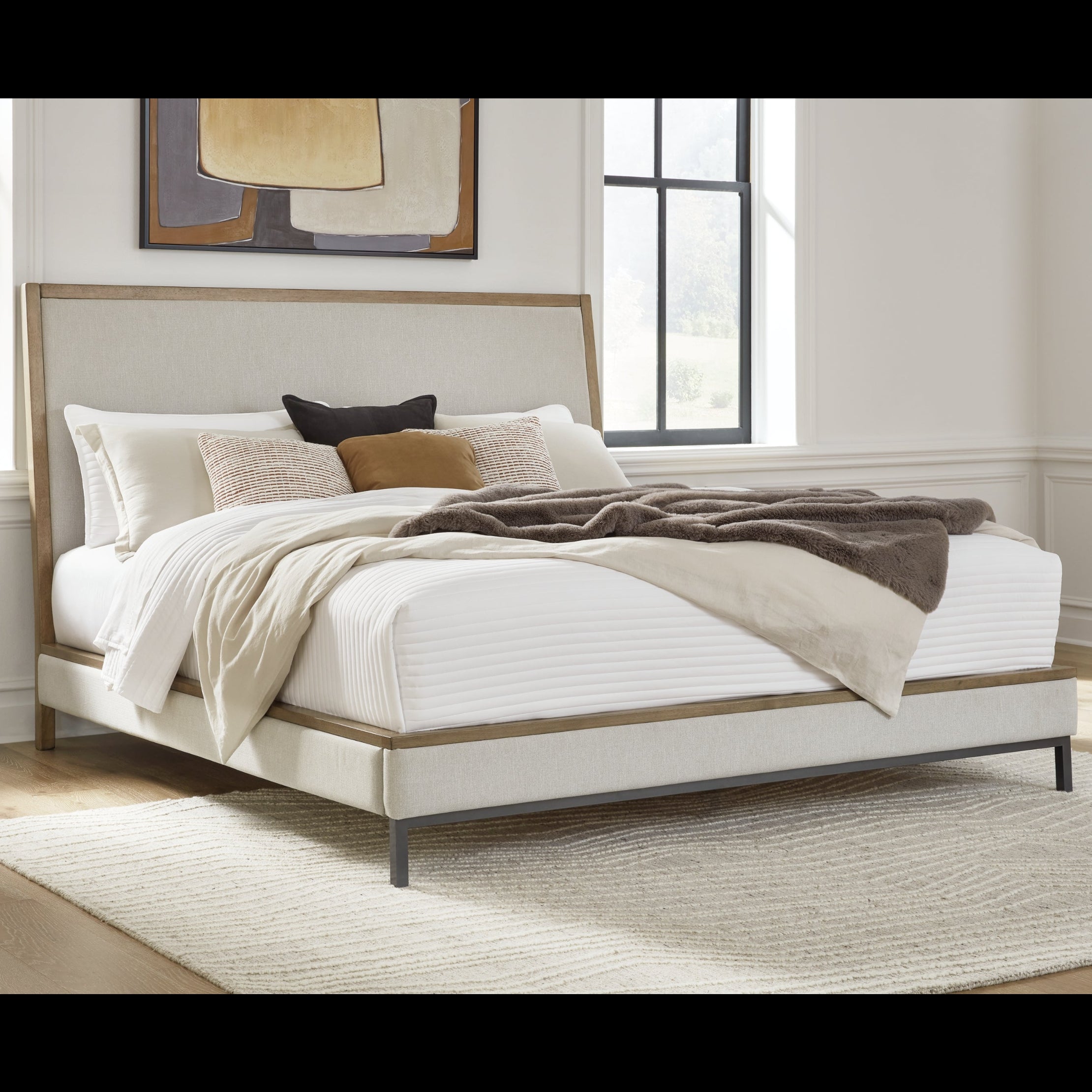 Tomtyn Upholstered Bed
