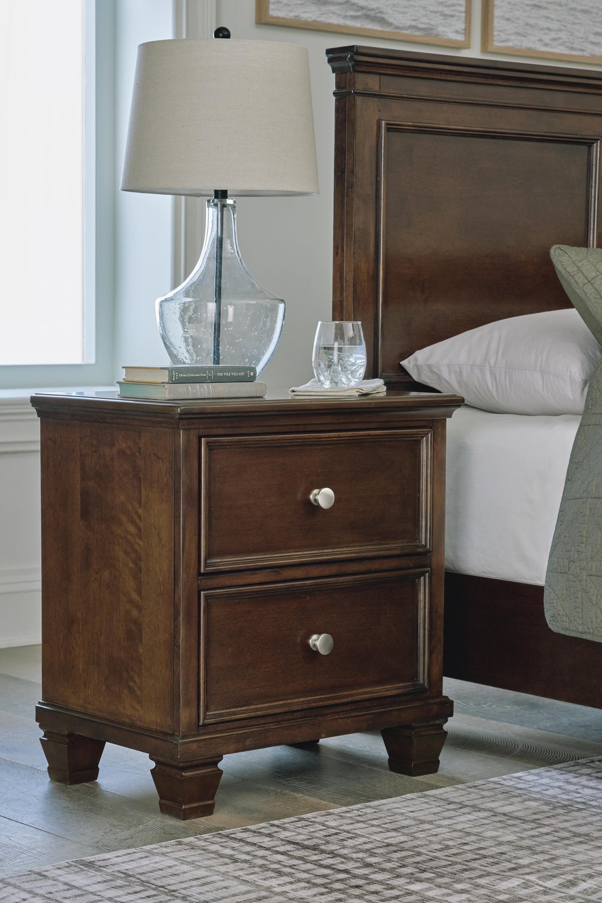 Danabrin Nightstands