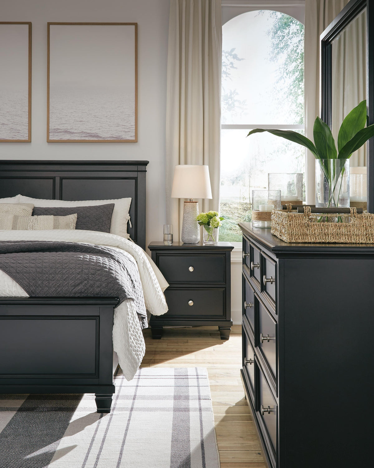 Lanolee Bedroom Sets