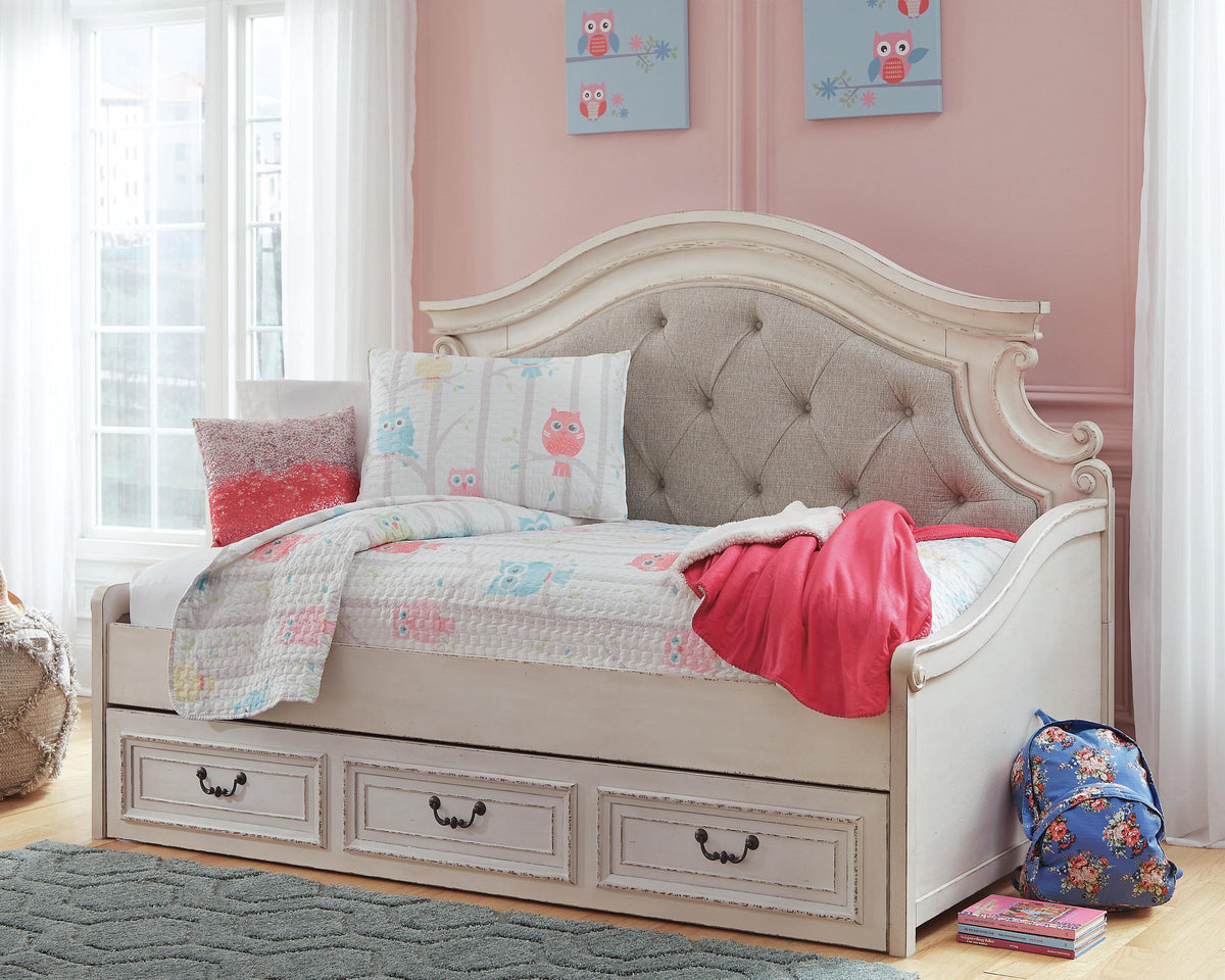 Realyn Beds