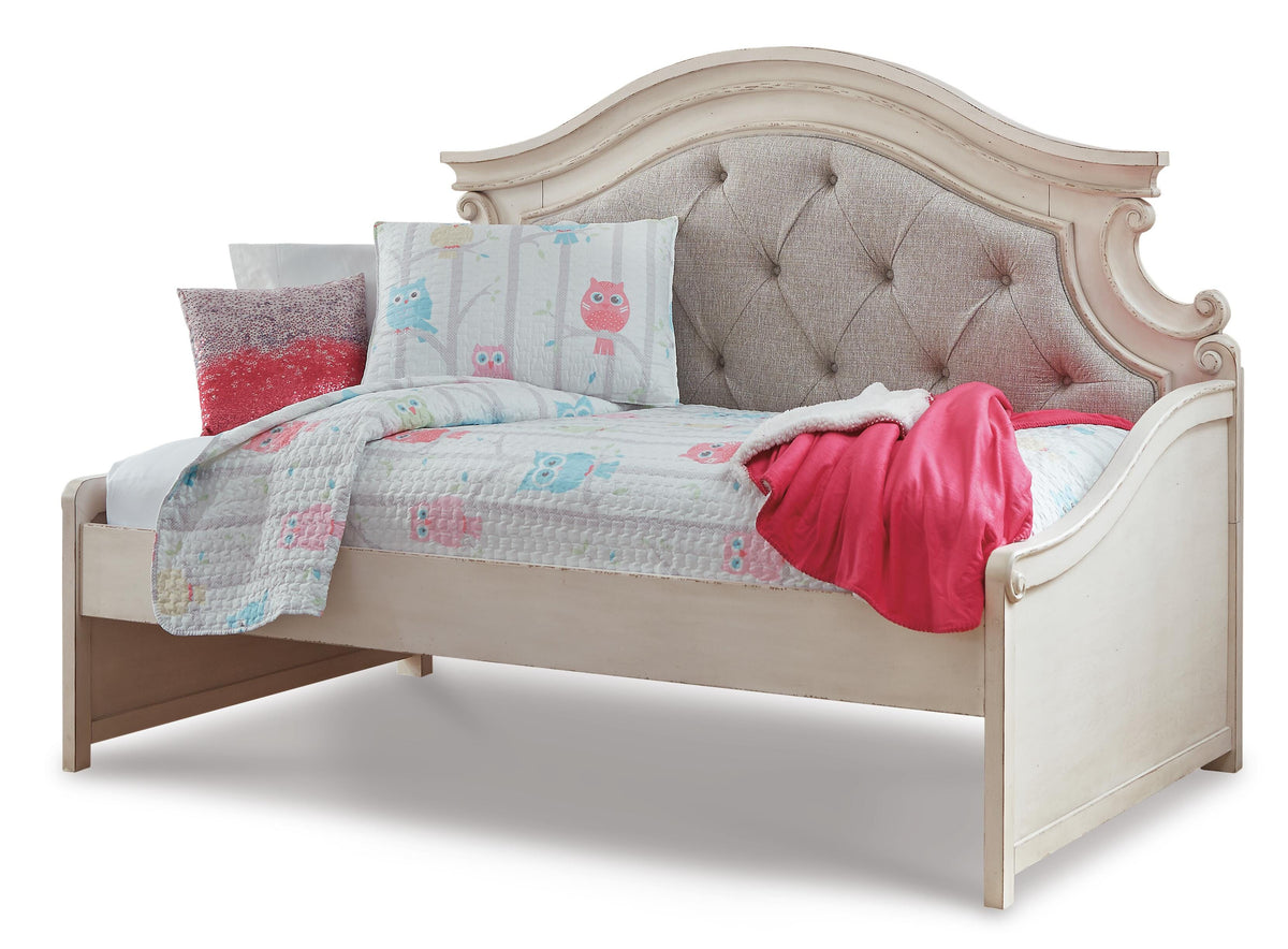 Realyn Beds