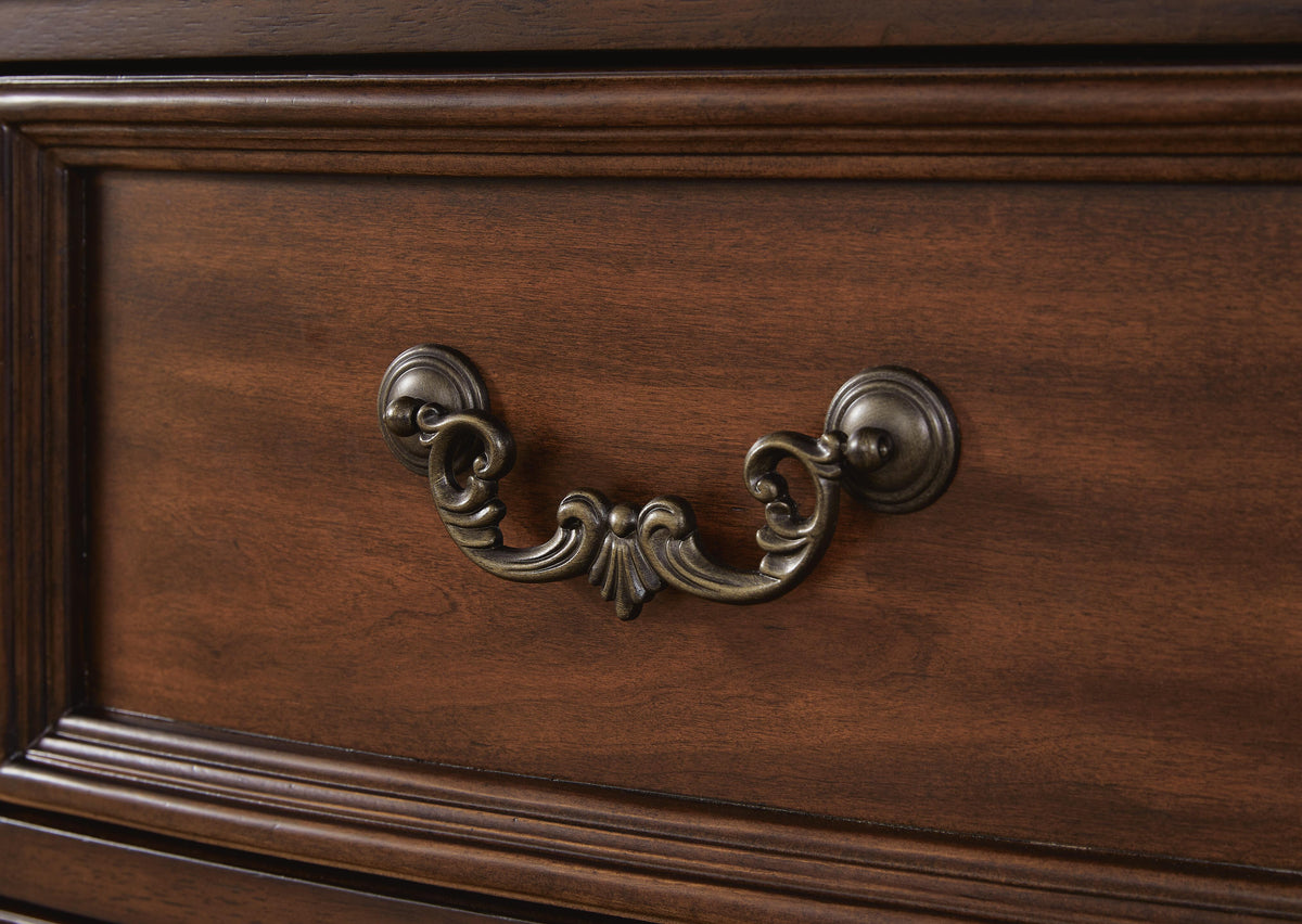 Lavinton Chests