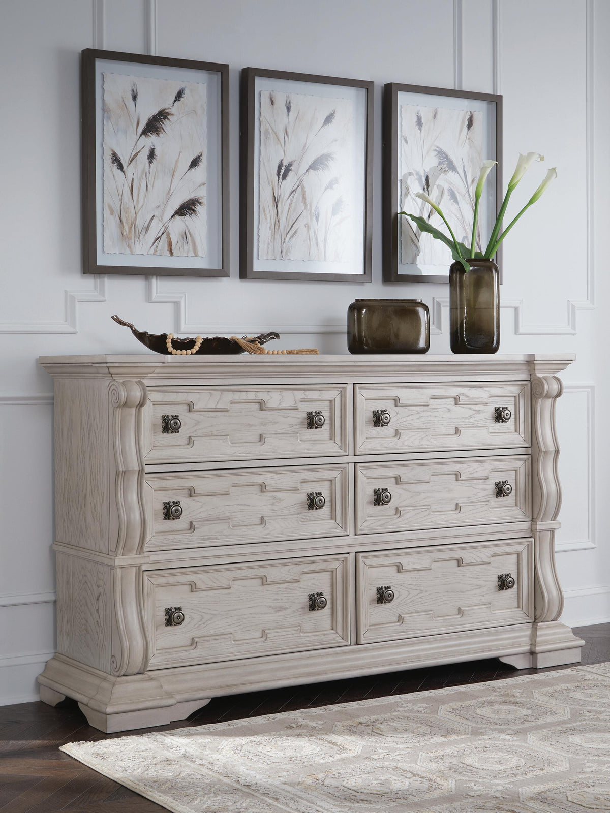 Bruchandi Dressers