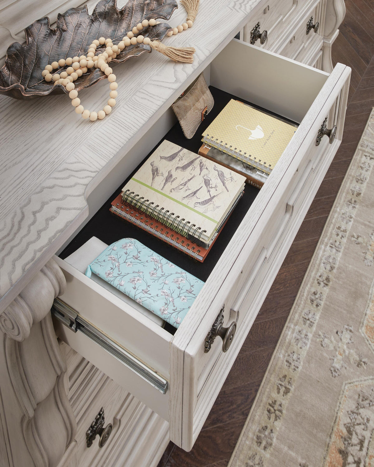 Bruchandi Dressers