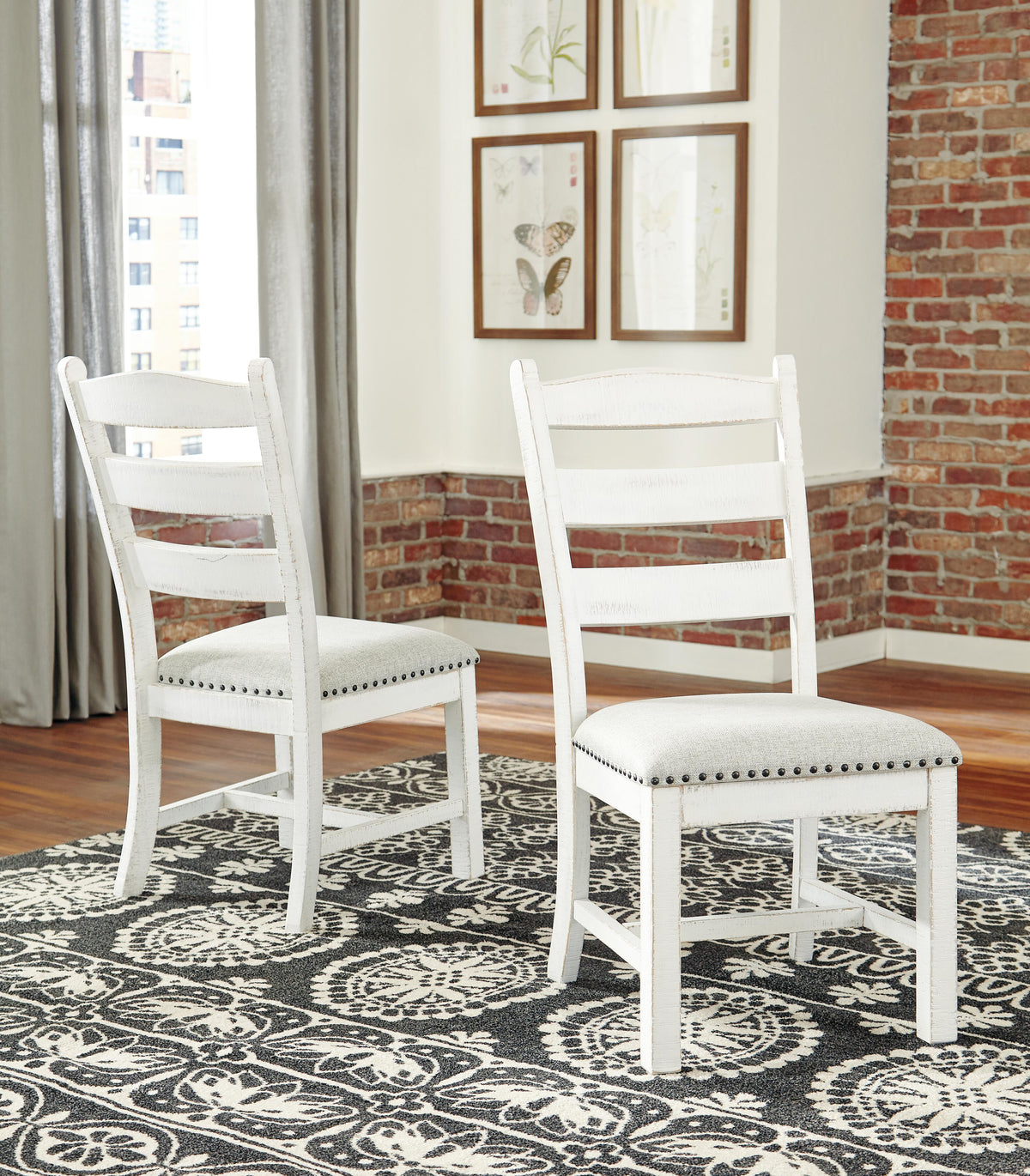 Valebeck Side Chairs (Set of 2)