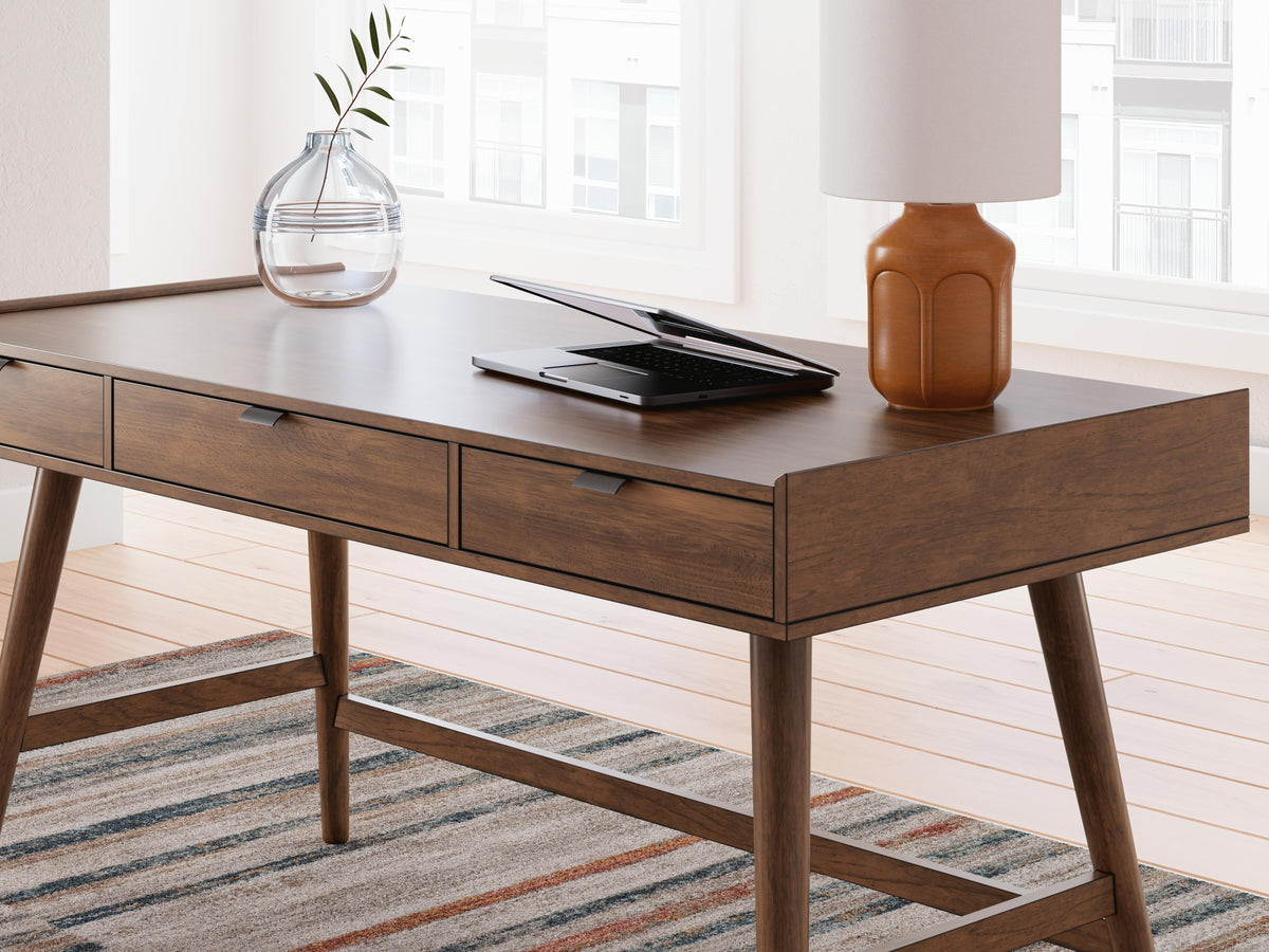 Lyncott Desks