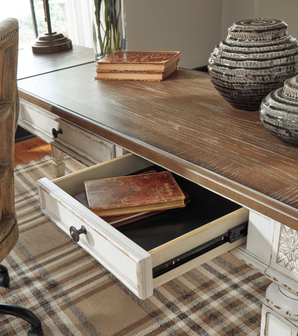 Realyn Desks