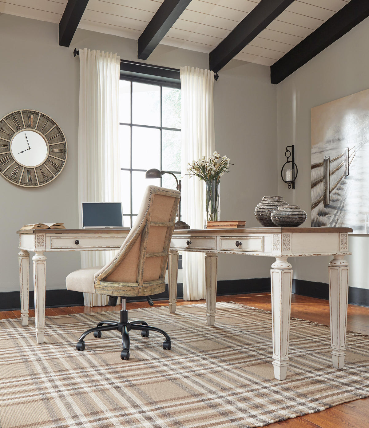 Realyn Desks
