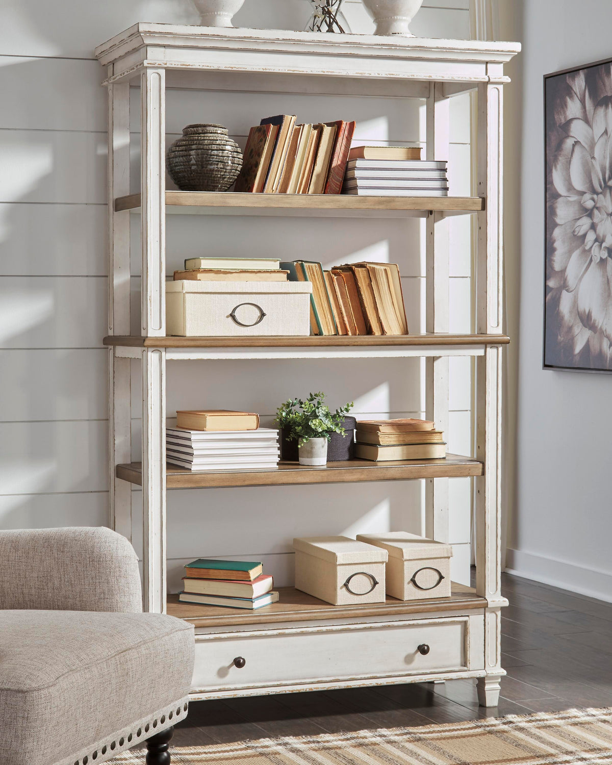 Realyn Bookcases