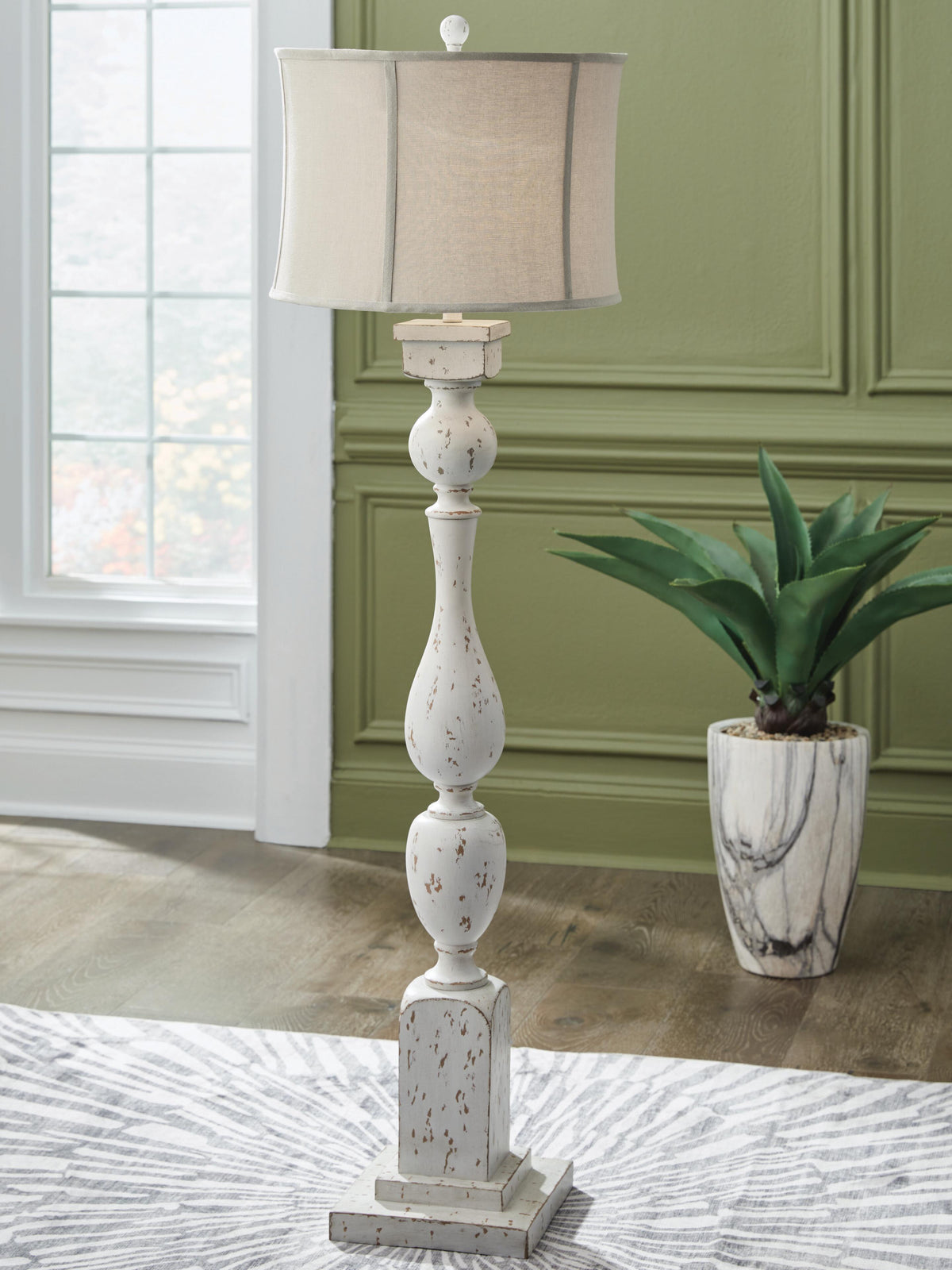 Madsbrook Floor Lamp by Ashley - image 2