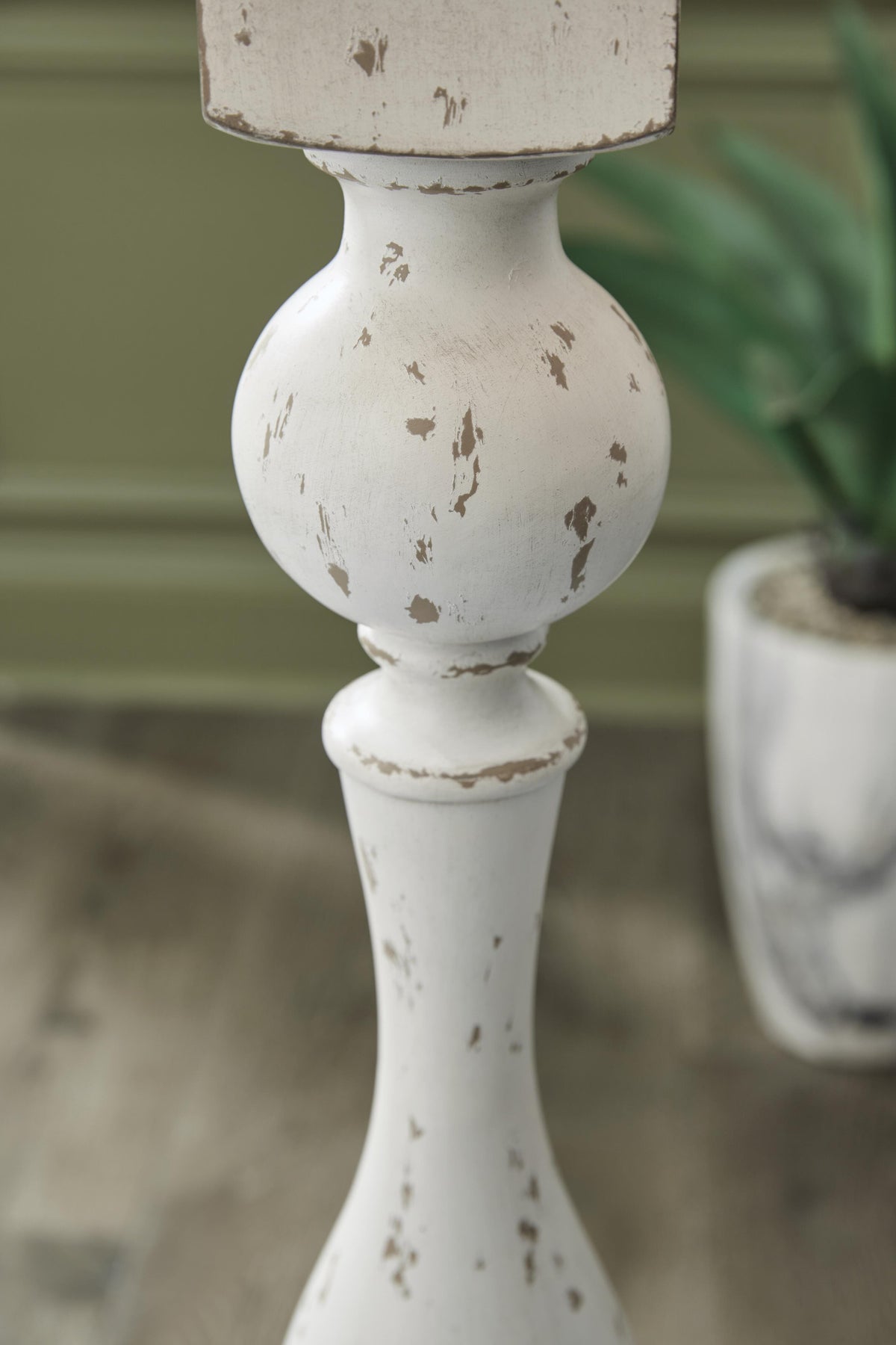 Madsbrook Floor Lamp by Ashley - image 3