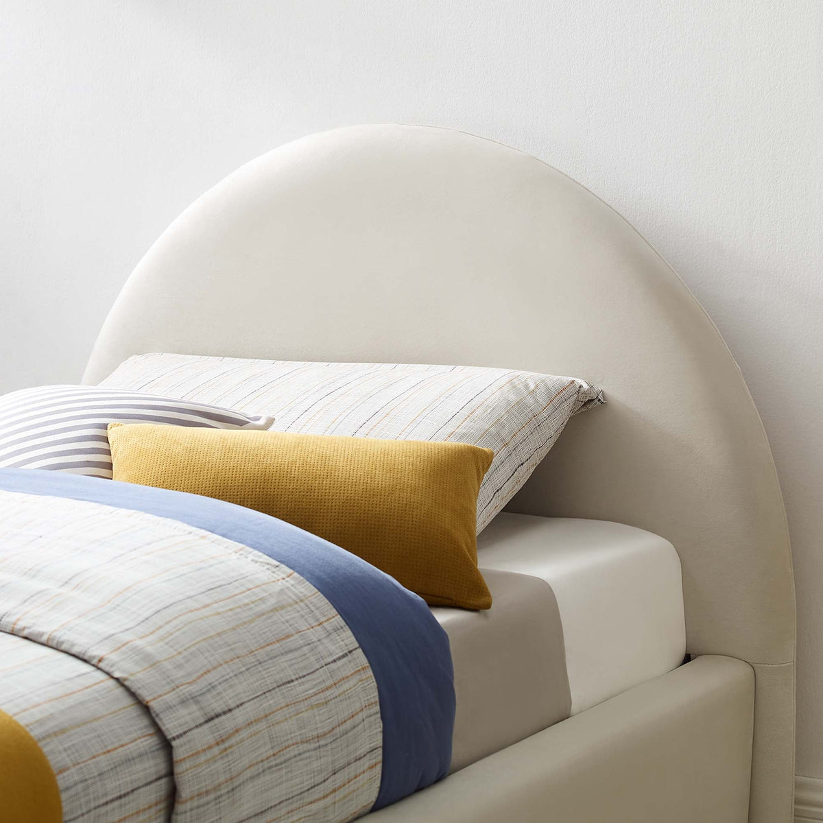 Resort Performance Velvet Arched Round Platform Bed