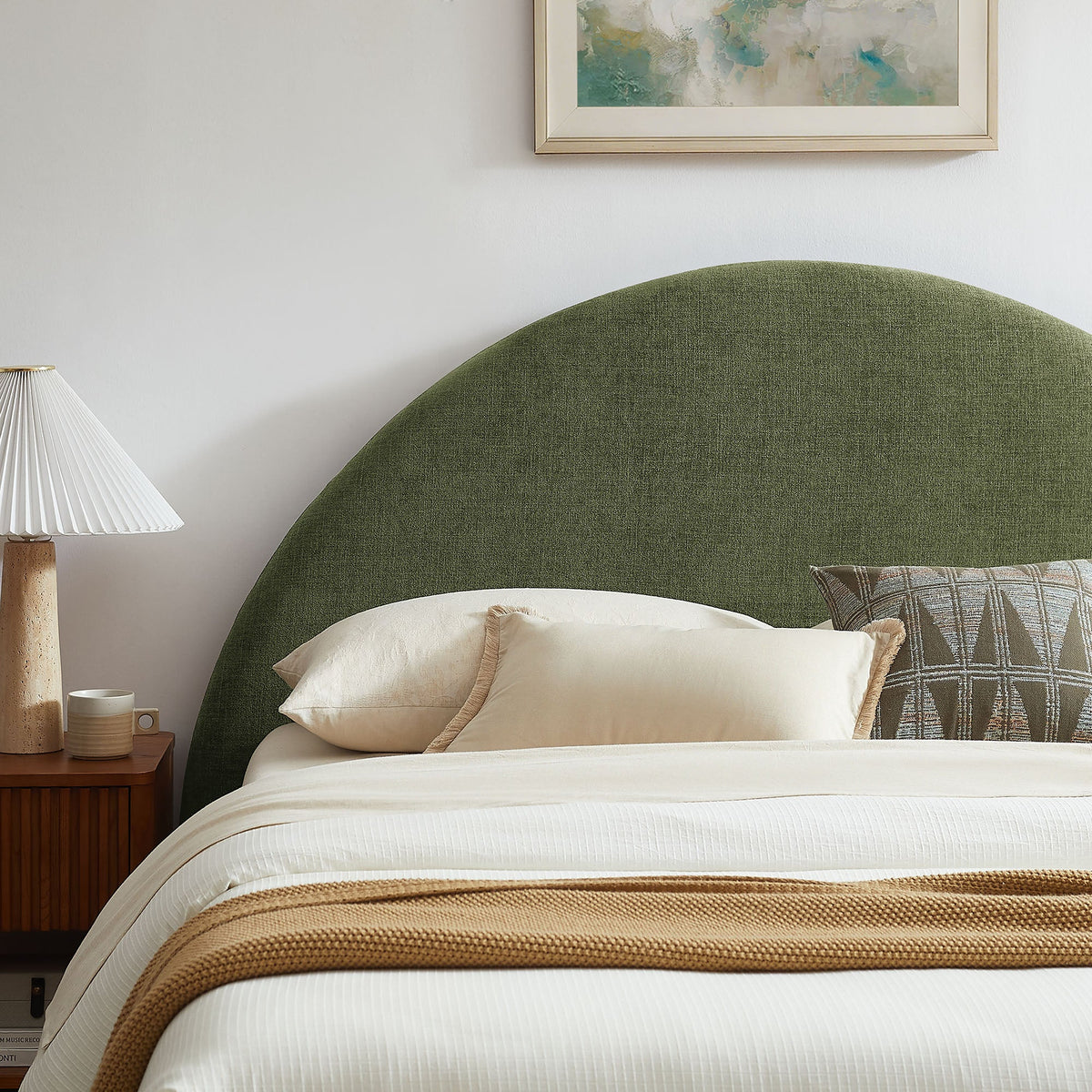 Resort Upholstered Fabric Storage Platform Bed Frame