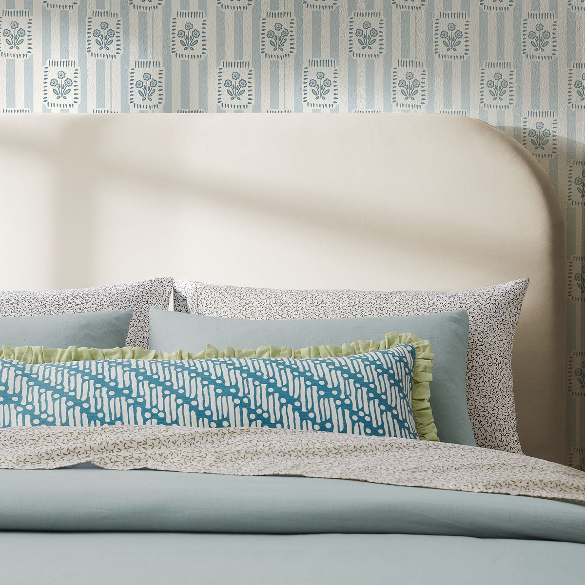 Keynote Queen Size Stain-Resistant Performance Velvet Headboard