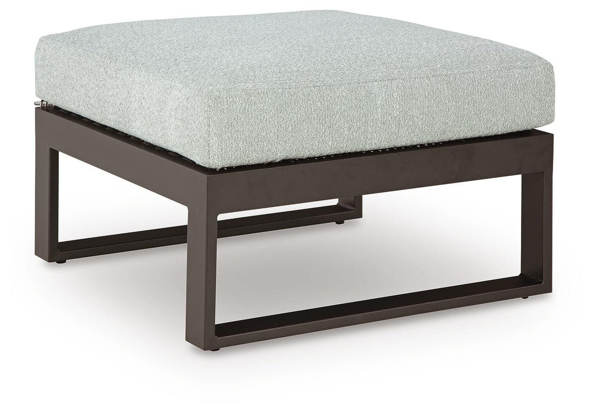 Beachloft Ottomans